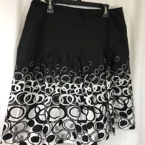 Hazan Black And White Skirt. Size 12. 100% Cotton.